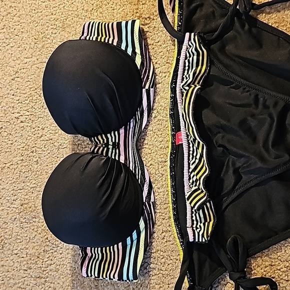 Strapless Victoria's Secret Bikini - Picture 2 of 5